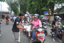 Relawan Bondowoso Galang Bantuan Untuk Korban Gempa Aceh Dilampu Merah.